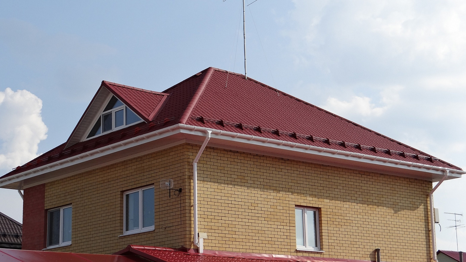 Угол желоба 90˚ Docke LUX, пломбир